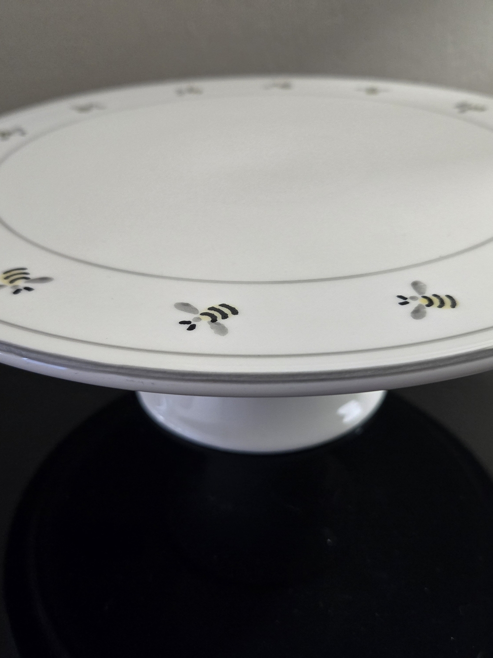 Materamica Made In PortugalBee Cake Stand